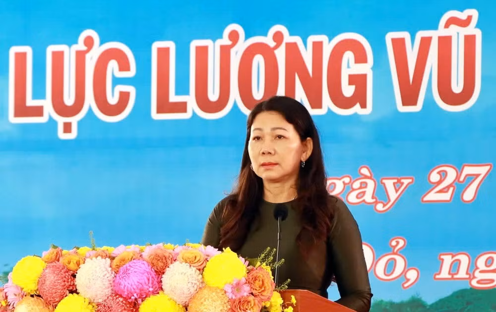 dc-do-thi-hong.jpg