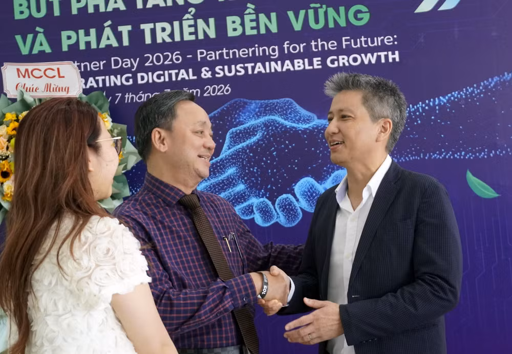 pham-van-triem-va-tgd-lsp.jpg