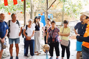 Du khách ngày nay thích những trải nghiệm chân thực, những câu chuyện văn hóa và cảm xúc cá nhân nhiều hơn. Ảnh: NAM NGUYỄN