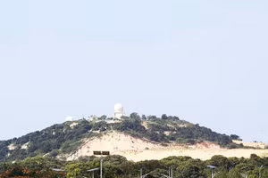 Trạm radar 67 nhìn từ xa.