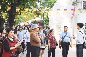 Các di tích tại Thủ đô là điểm đến ưa thích của du khách. Ảnh: SONG ANH 