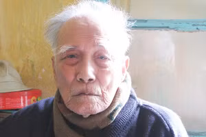 Cụ Phí Văn Bái (1914-2014).
