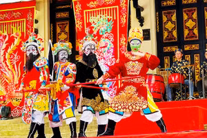 Một cảnh trong trích đoạn "Ôn Đình chém Tá".