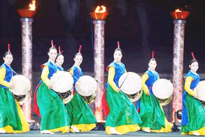 Giai điệu kết nối bên dòng sông Hương