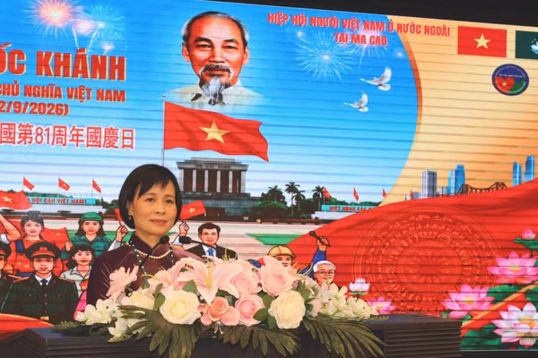 Tổng Lãnh sự Việt Nam tại Hong Kong và Macau Lê Đức Hạnh phát biểu tại lễ kỷ niệm. (Ảnh: Xuân Vịnh/TTXVN)