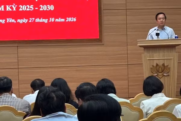 Bí thư Tỉnh ủy Hưng Yên Phạm Quang Ngọc phát biểu kết luận hội nghị Ban Chấp hành Đảng bộ tỉnh Hưng Yên khóa I, nhiệm kỳ 2025-2030. (Ảnh: PHẠM HÀ)