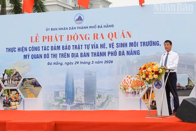 Lễ phát động ra quân thực hiện công tác bảo đảm trật tự vỉa hè, vệ sinh môi trường, mỹ quan đô thị trên địa bàn thành phố.