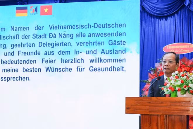 Chủ tịch Hội hữu nghị Việt Nam-Đức thành phố Đà Nẵng Nguyễn Hữu Lai phát biểu.