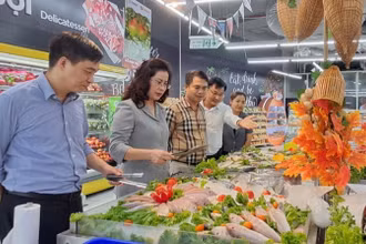 Sở Công thương Hà Nội kiểm tra hàng hóa tại các hệ thống bán lẻ.