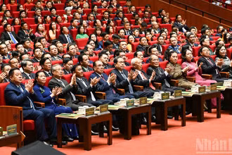 Các đồng chí lãnh đạo, nguyên lãnh đạo Đảng, Nhà nước và các đại biểu dự khai mạc Đại hội. (Ảnh: DUY LINH)