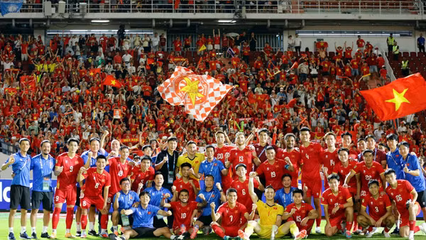 Các cầu thủ cần nhanh chóng trở lại mặt đất, sẵn sàng chinh phục ASIAD 20 và FIFA ASEAN Cup diễn ra vào tháng 9 tới.