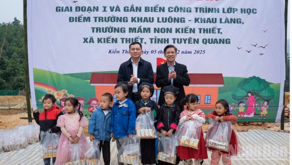 Khánh thành giai đoạn 1 điểm trường Khau Luông- Khau Làng (xã Kiến Thiết).