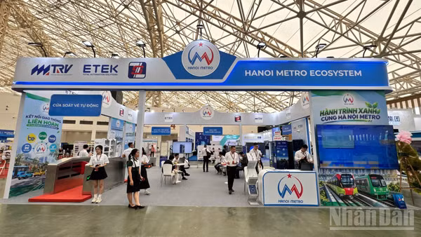 Gian hàng của Hà Nội Metro tham dự Triển lãm và Hội nghị quốc tế lần thứ hai về Công nghệ đường sắt hiện đại và Chuỗi cung ứng xây dựng hạ tầng tại Việt Nam.