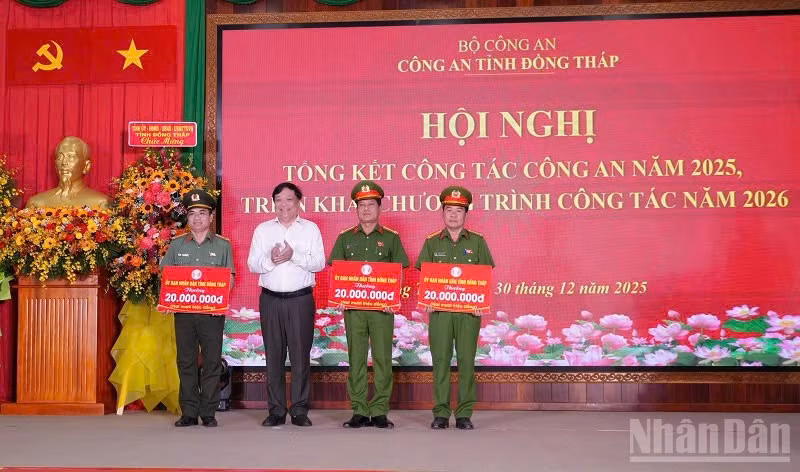 ndo_br_khenthuong.jpg