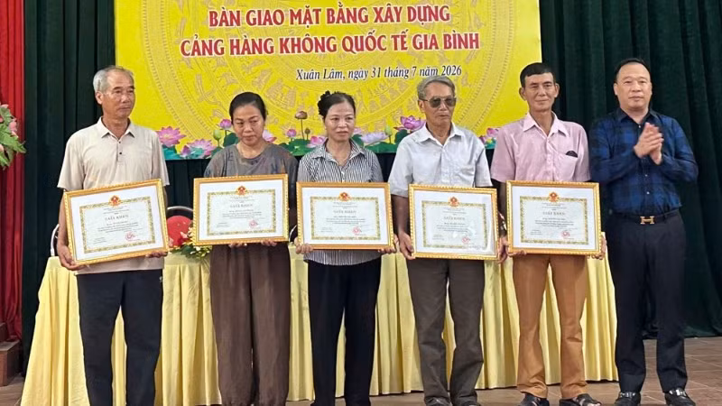 cang-hang-khong-quoc-te-gia-binh-1-4835.jpg