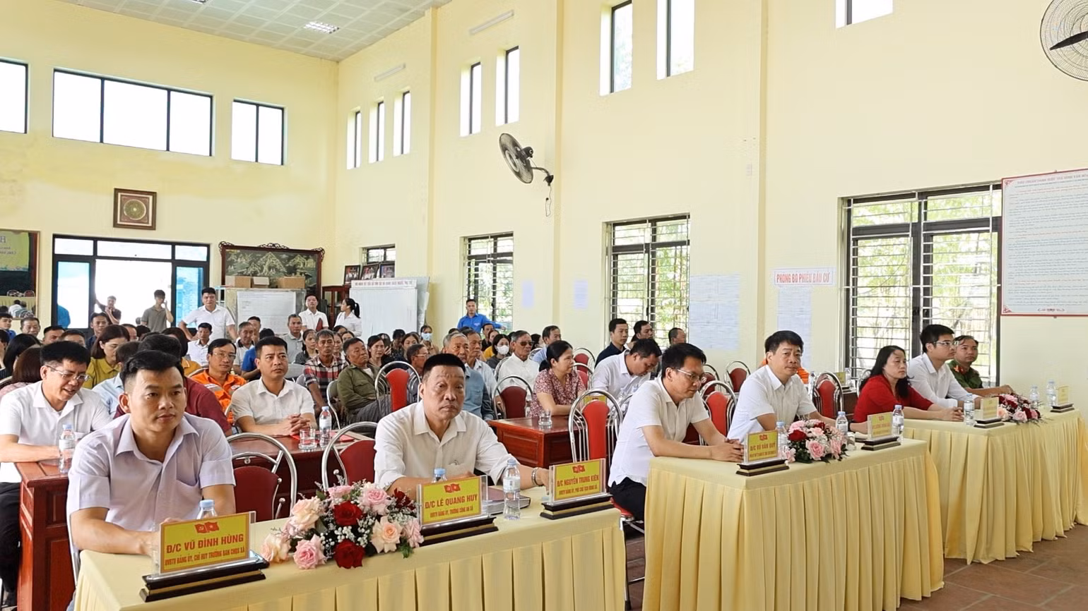 dai-bieu-du-hoi-nghi-6456.jpg