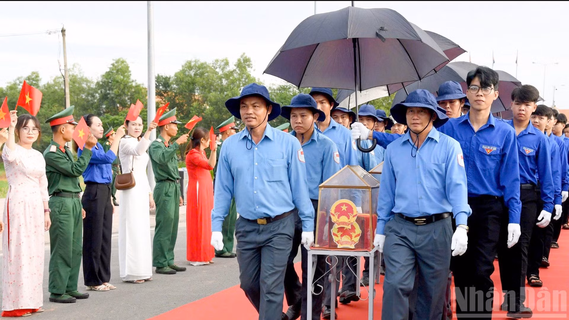Hành trình đưa các anh về đất mẹ.