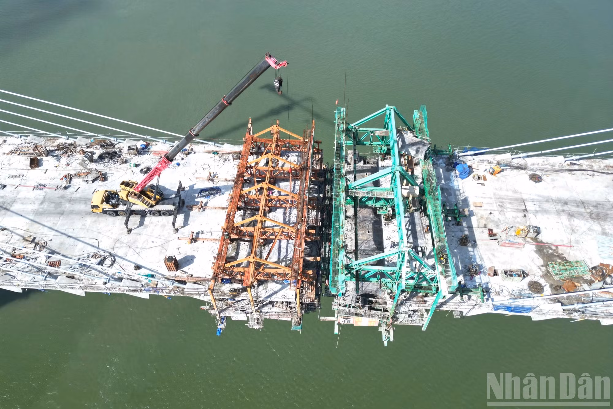 ndo_br_2-8129.jpg