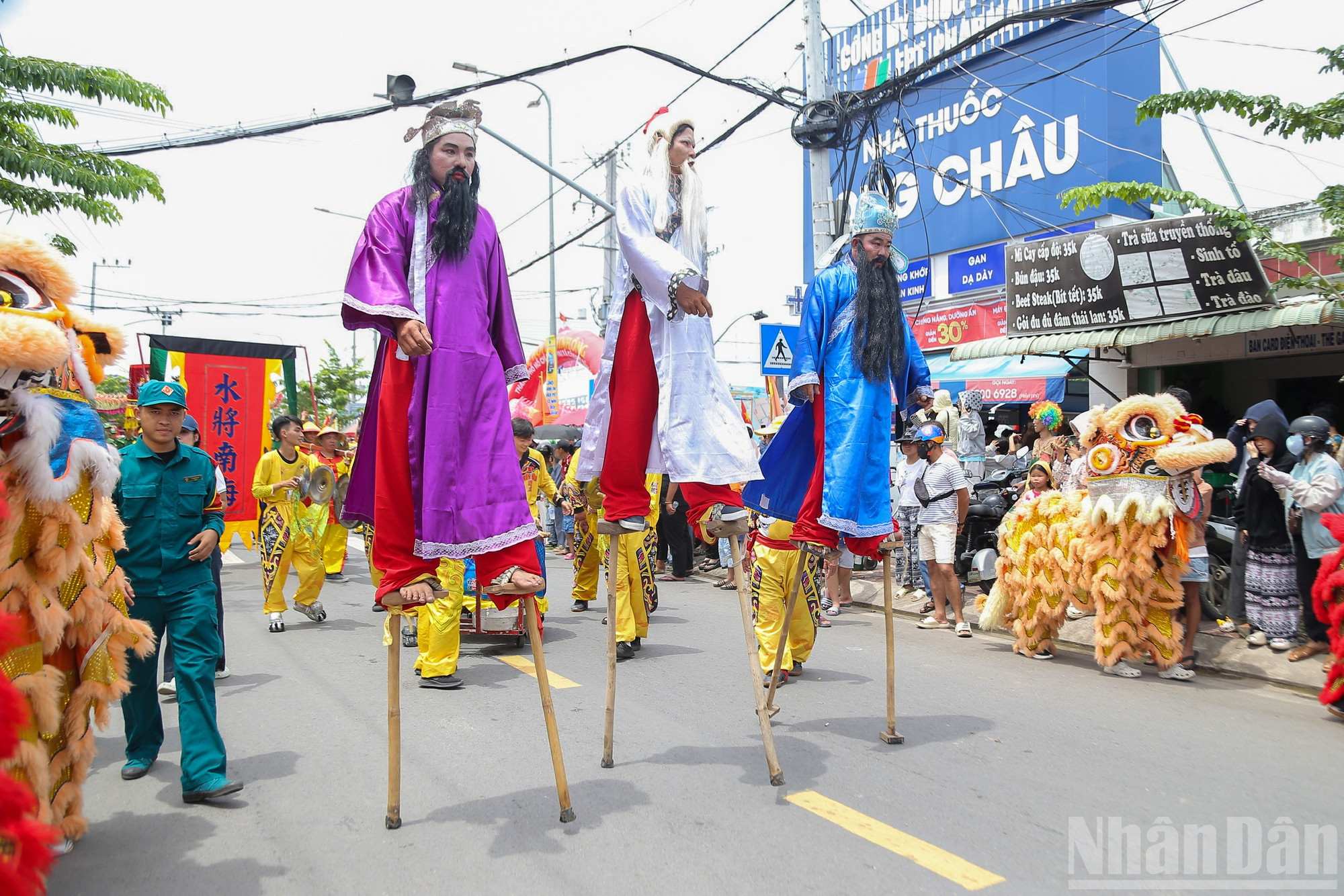 [Ảnh] Người dân Cần Giờ mừng Lễ hội Nghinh Ông - Thành phố Hồ Chí Minh