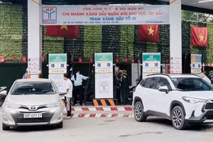 Giá bán các mặt hàng xăng dầu trong nước điều chỉnh giảm từ 15 giờ ngày 4/6.