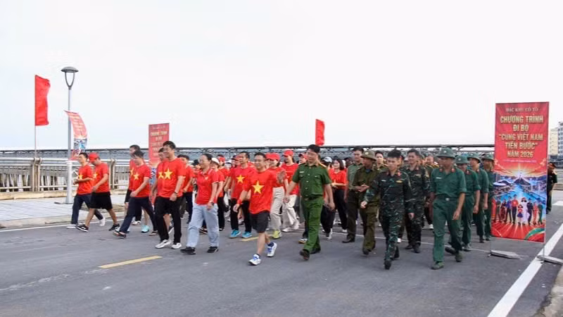 Đặc khu Cô Tô hưởng ứng Chương trình đi bộ “Cùng Việt Nam tiến bước” năm 2026. (Ảnh: Quang Thọ)