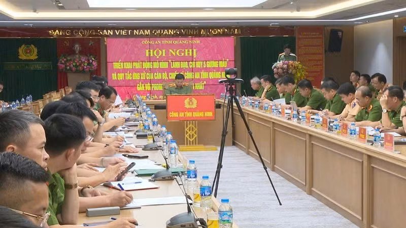 Công an tỉnh Quảng Ninh tổ chức Hội nghị phát động triển khai mô hình “Lãnh đạo, chỉ huy 5 gương mẫu”. - ảnh Quốc Xã.
