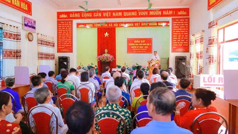 Quang cảnh khai mạc bầu cử Trưởng khu phố Nam Khê 2, phường Vàng Danh. (Ảnh: Quang Thọ)