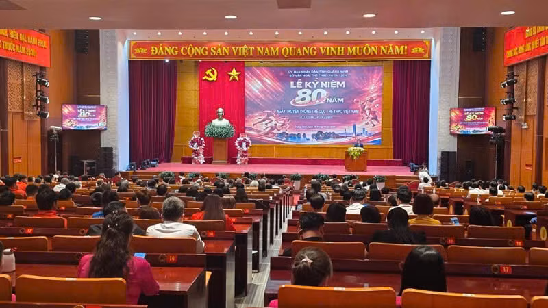 Quang cảnh Lễ kỷ niệm 80 năm Ngày truyền thống ngành thể dục thể thao Việt Nam.