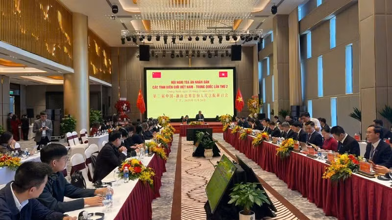 Quang cảnh Hội nghị Tòa án nhân dân các tỉnh biên giới Việt Nam-Trung Quốc lần thứ hai.