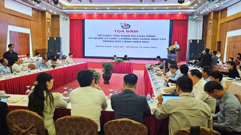 Quang cảnh tọa đàm.
