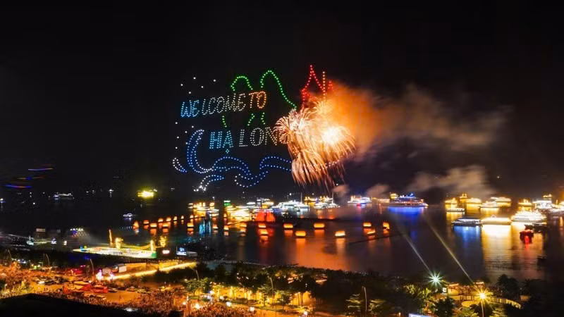 Carnaval Hạ Long là sản phẩm du lịch hấp dẫn du khách trong nước và quốc tế.