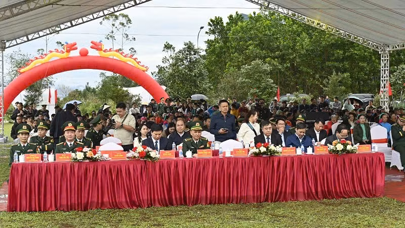 Các đại biểu tham dự "Ngày hội Biên phòng toàn dân" ở xã Hải Sơn.