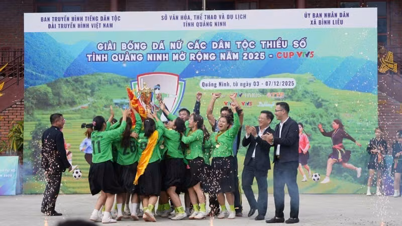 Đội bóng đá nữ Lâm Thượng (Lào Cai) vô địch Giải Bóng đá nữ các dân tộc thiểu số tỉnh Quảng Ninh mở rộng năm 2025 - Cúp VTV5. 