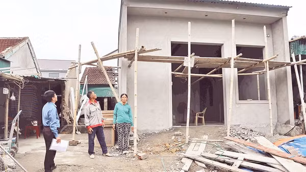 Ngôi nhà mới của gia đình chị Phạm Thị Ngọc (sinh năm 1977, thôn Mỹ Thượng, xã Hưng Nguyên, Nghệ An) sắp hoàn thành.