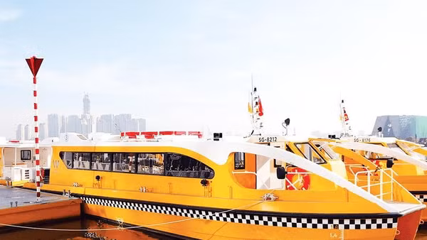 Bến Bạch Đằng, bến đón khách tại điểm xuất phát của tuyến buýt sông Bạch Đằng-Linh Đông (Ảnh VÕ LÊ)