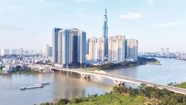 Thành phố Hồ Chí Minh đang ghi nhận làn sóng đầu tư nước ngoài bứt phá vào hạ tầng, logistics và công nghệ cao (Ảnh TÙNG ANH)