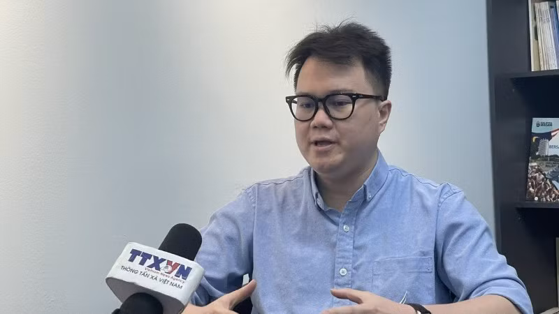 Ông Enzo Sim Hong Jun trả lời phỏng vấn phóng viên TTXVN tại Kuala Lumpur. (Ảnh: THÀNH TRUNG-PV TTXVN tại Malaysia)