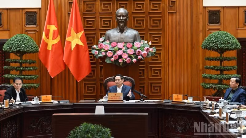 Thủ tướng Phạm Minh Chính chủ trì cuộc họp của Thường trực Chính phủ về công tác chuẩn bị cho lễ khánh thành, khởi công các dự án, công trình trọng điểm ngày 19/12. (Ảnh: TRẦN HẢI)