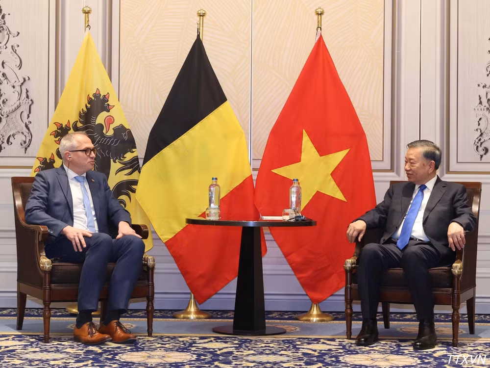 Tổng Bí thư, Chủ tịch nước Tô Lâm tiếp Bộ trưởng, Thủ hiến vùng Flanders Matthias Diependaele. (Ảnh: Thống Nhất/TTXVN)