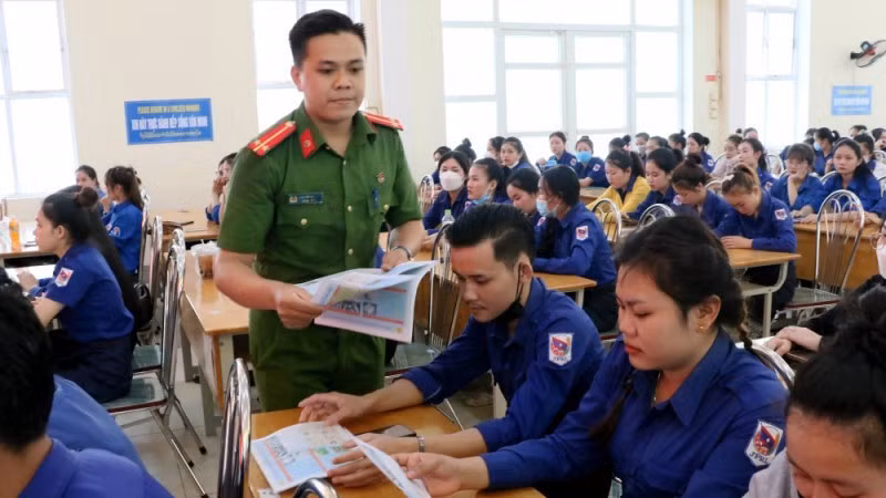 Một buổi truyền thông phòng chống tệ nạn ma túy do Tổng Liên đoàn Lao động Việt Nam phối hợp Bộ Công an tổ chức. (Ảnh: THANH HÀ)