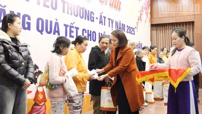 Chương trình "Xuân yêu thương" hằng năm góp phần chăm lo Tết cho người nghèo.