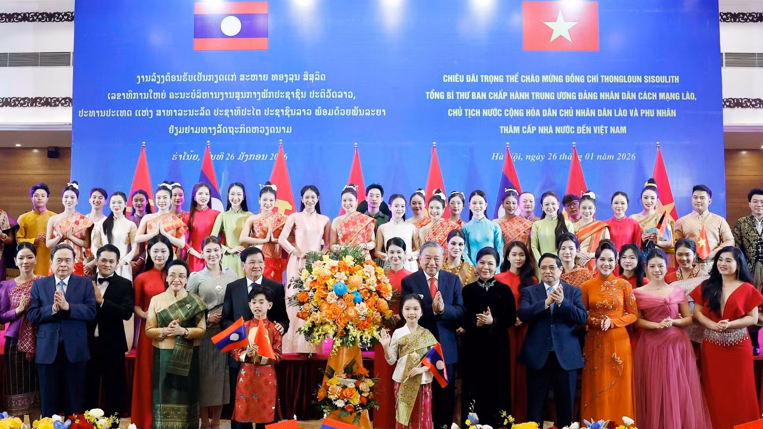 vna-potal-chieu-dai-trong-the-chao-mung-tong-bi-thu-chu-tich-nuoc-lao-thongloun-sisoulith-va-phu-nhan-8552891-6293.jpg
