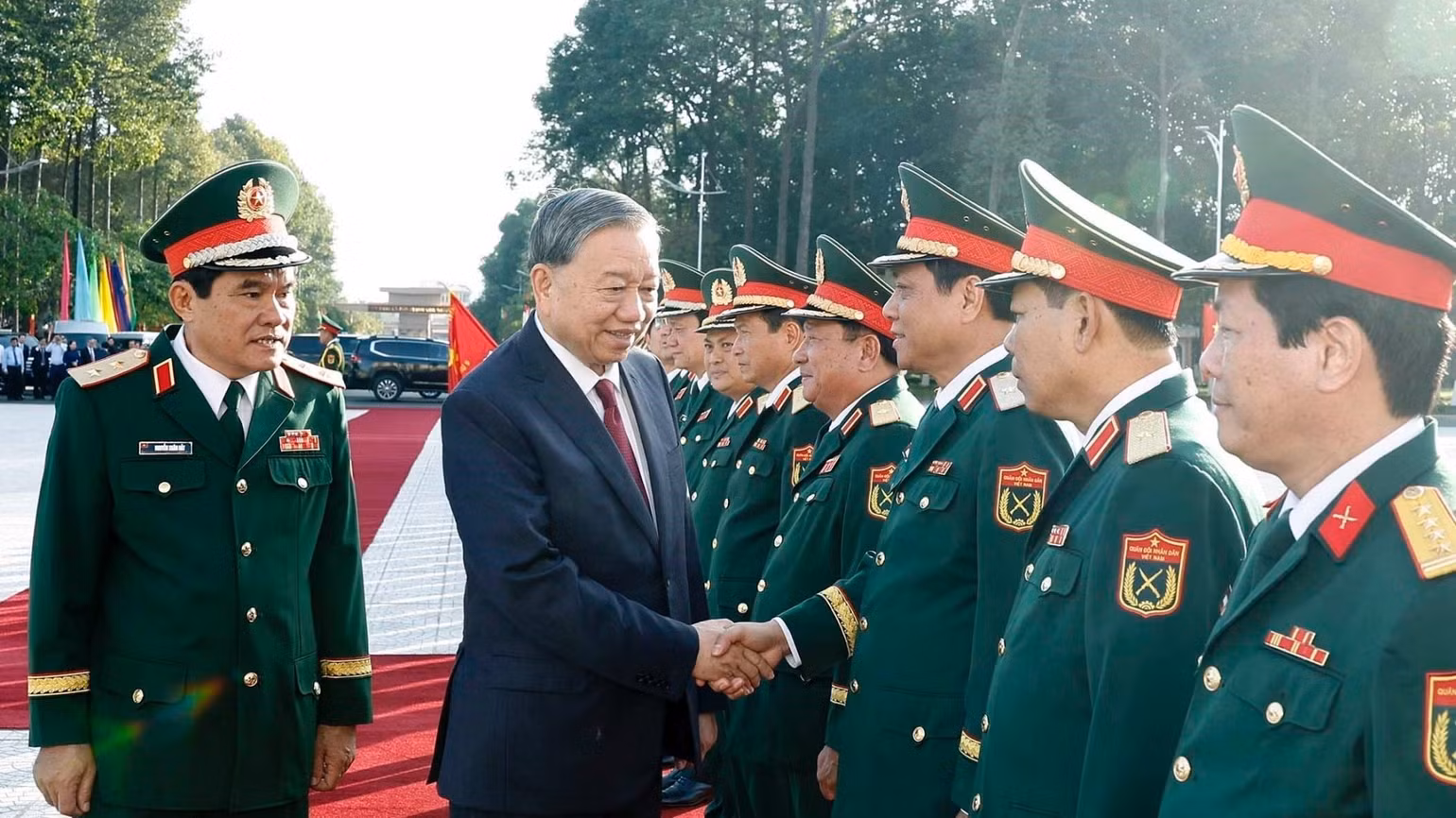 vna-potal-tong-bi-thu-du-le-ky-niem-80-nam-ngay-truyen-thong-quan-khu-9-8456643.jpg