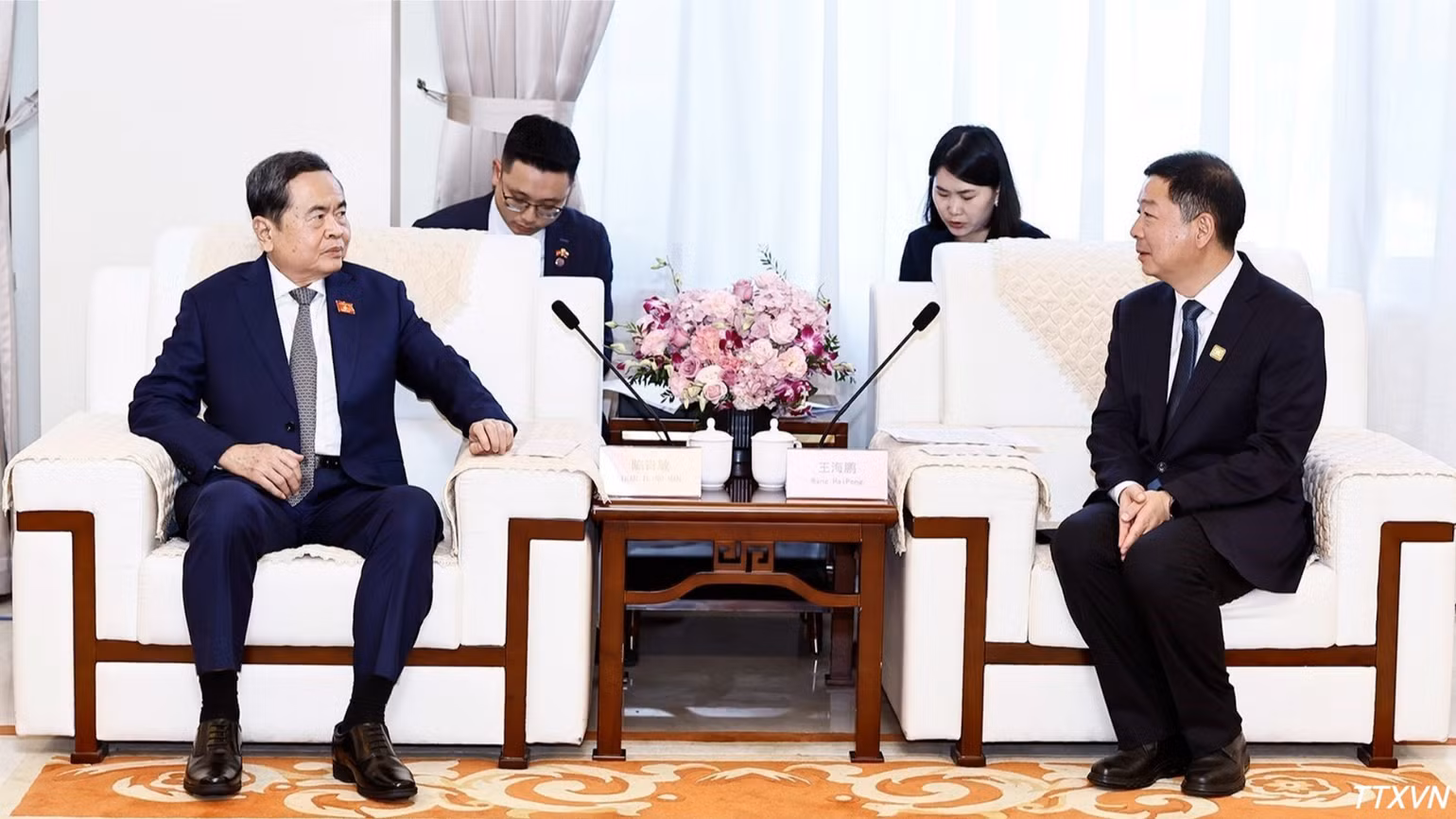 vna-potal-chu-tich-quoc-hoi-tran-thanh-man-tiep-bi-thu-thanh-uy-dien-an.jpg