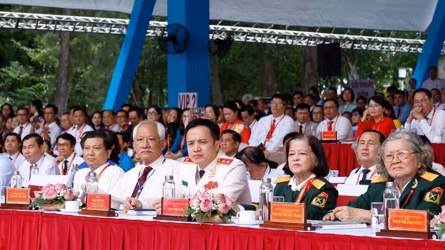 vna-potal-le-ky-niem-50-nam-thanh-pho-sai-gon-gia-dinh-vinh-du-mang-ten-chu-tich-ho-chi-minh-8862019.jpg