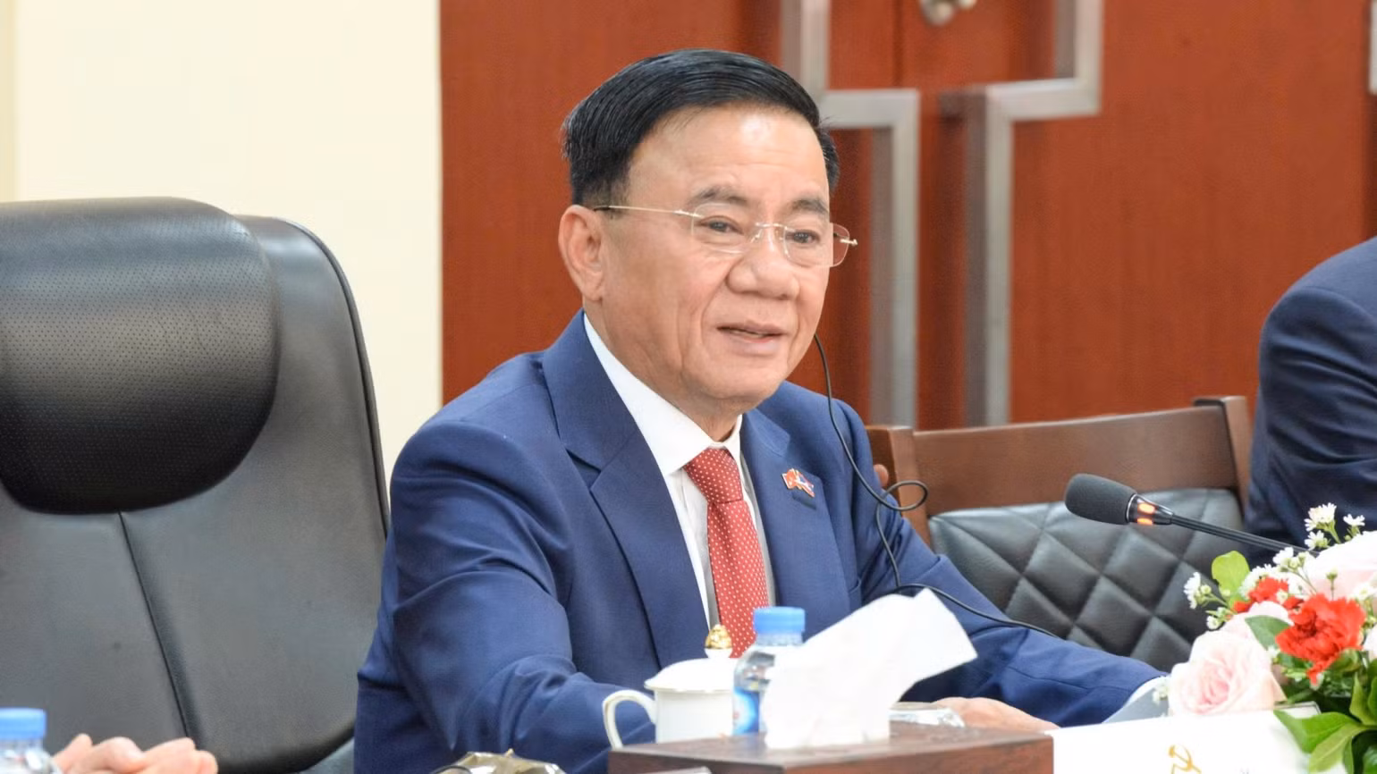 dong-chi-tran-cam-tu-lao.jpg