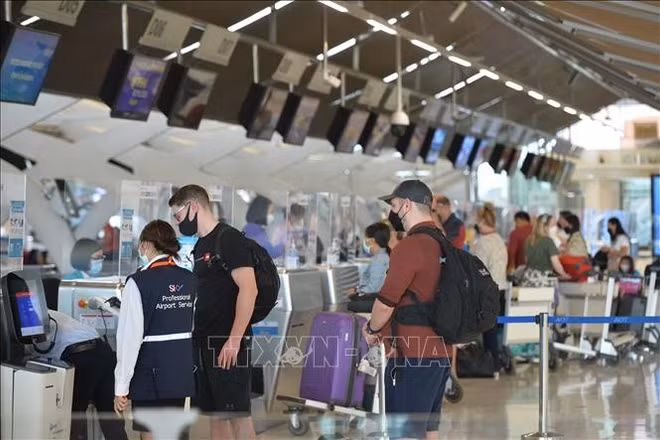 Khách du lịch tại sân bay quốc tế Suvarnabhumi ở Bangkok, Thái Lan. (Ảnh tư liệu minh họa: THX/TTXVN)