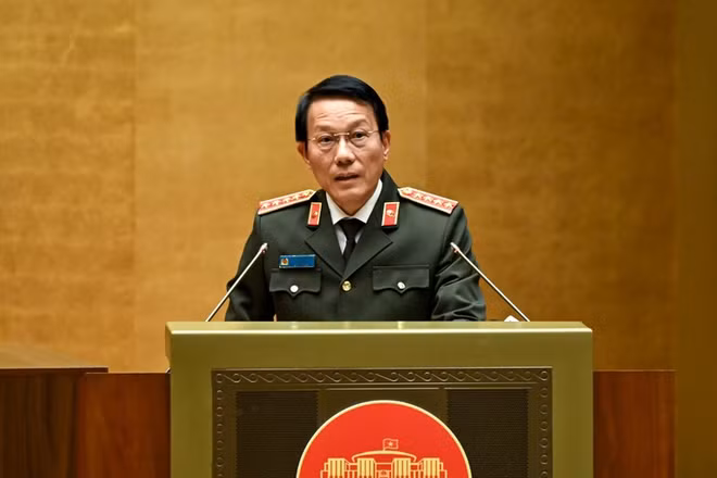 Đồng chí Đại tướng Lương Tam Quang, Ủy viên Bộ Chính trị, Bộ trưởng Công an truyền đạt chuyên đề tại hội nghị. (Ảnh: DUY LINH)
