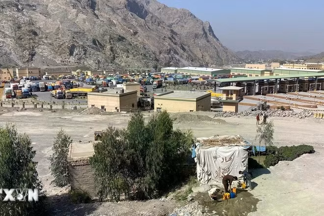 Cửa khẩu Torkham ở biên giới Pakistan-Afghanistan. (Ảnh: THX/TTXVN)