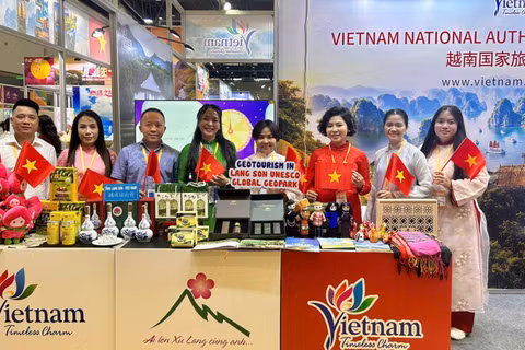 Gian hàng Việt Nam tại Triển lãm Du lịch Trung Quốc-ASEAN lần thứ 23 diễn ra từ ngày 19-21/9 vừa qua ở Quế Lâm, Quảng Tây, Trung Quốc. (Ảnh: TITC)